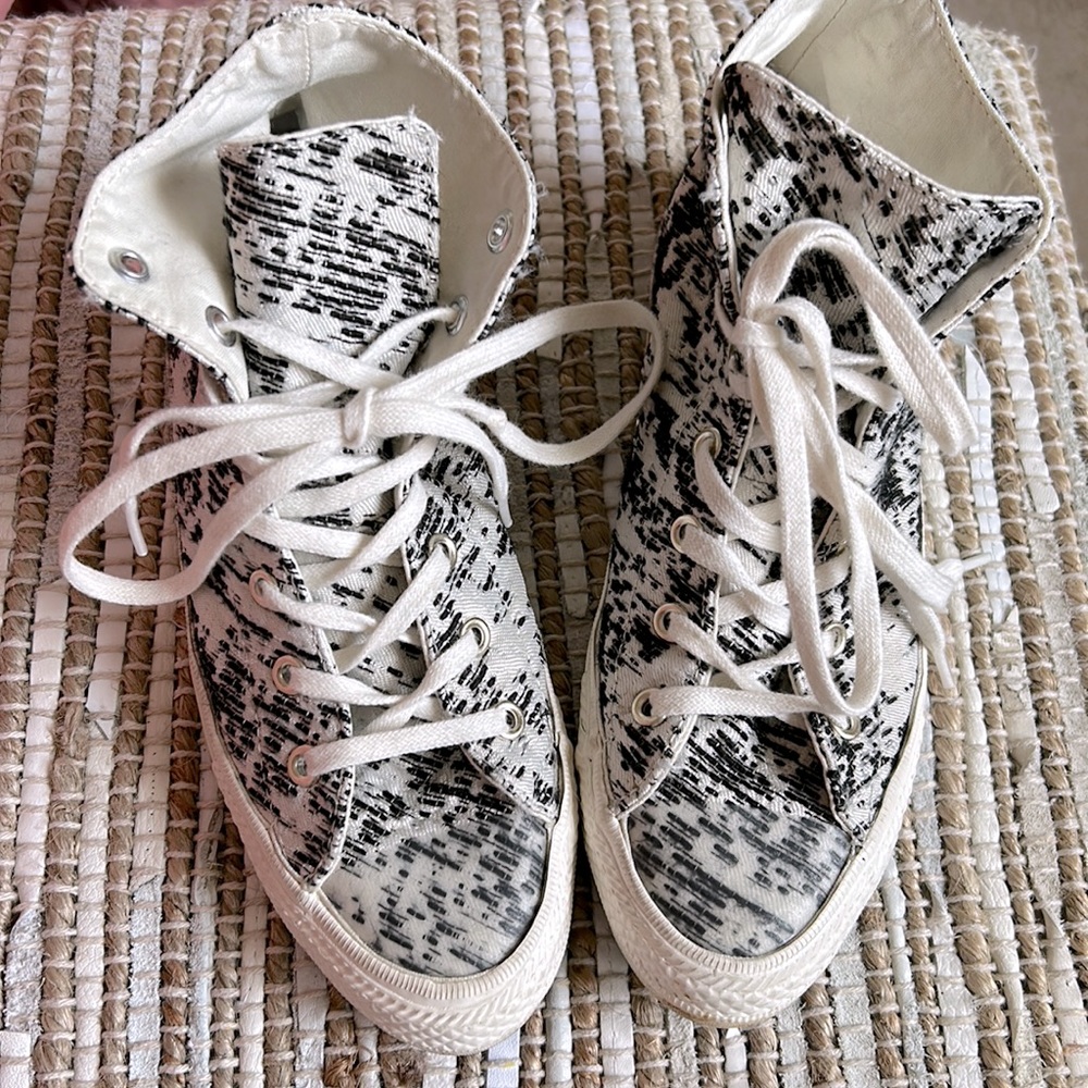 Converse!